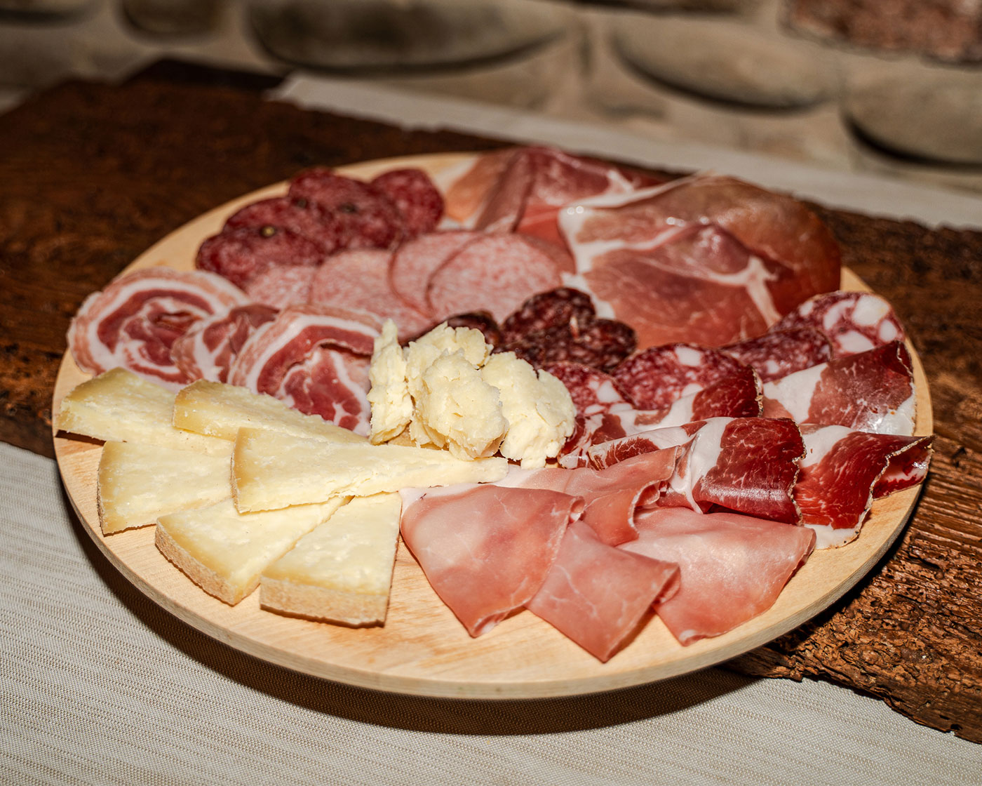 Salumi e formaggi assortiti 2